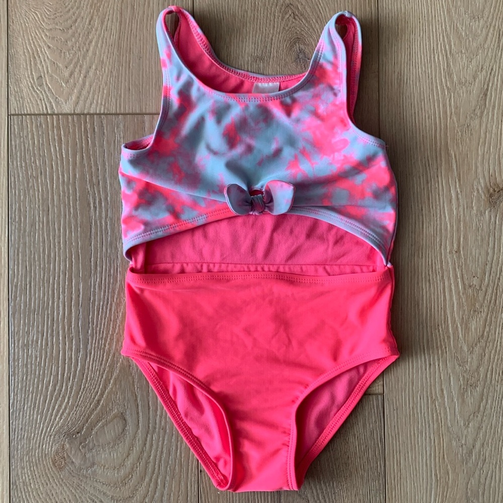 Cat & Jack Toddler Girls Cutout One Piece Bathing Suit.